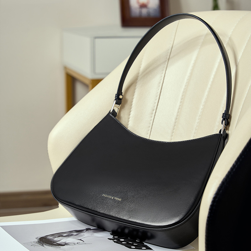 Women's Leather Shoulder Bag with Magnetic Closure - Image 3